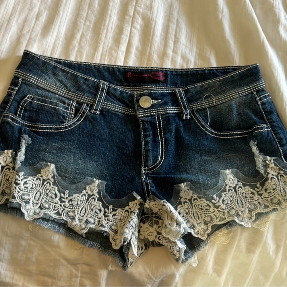 New without tags.  Super cute and sexy ! Juniors size 11